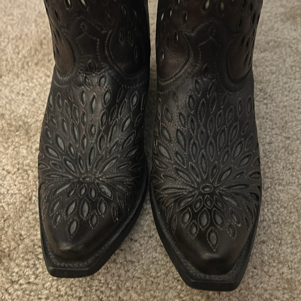 Ariat Western Boot Size 7 - Picture 6 of 7